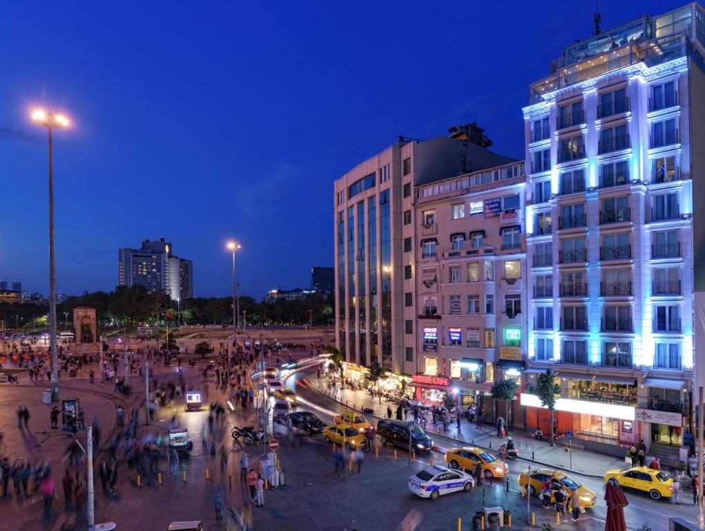 هتل CVK Taksim Hotel Istanbul در استانبول