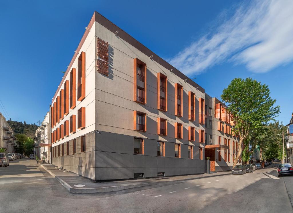 هتل آیوتا تفلیس - IOTA Hotel Tbilisi