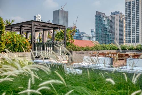 هتل موونپیک سوخومویت 15 بانکوک - Mövenpick Hotel Sukhumvit 15 Bangkok